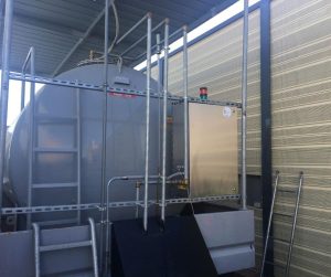 Sistema di filtrazione gasolio per cisterne di stoccaggio con unità di controllo